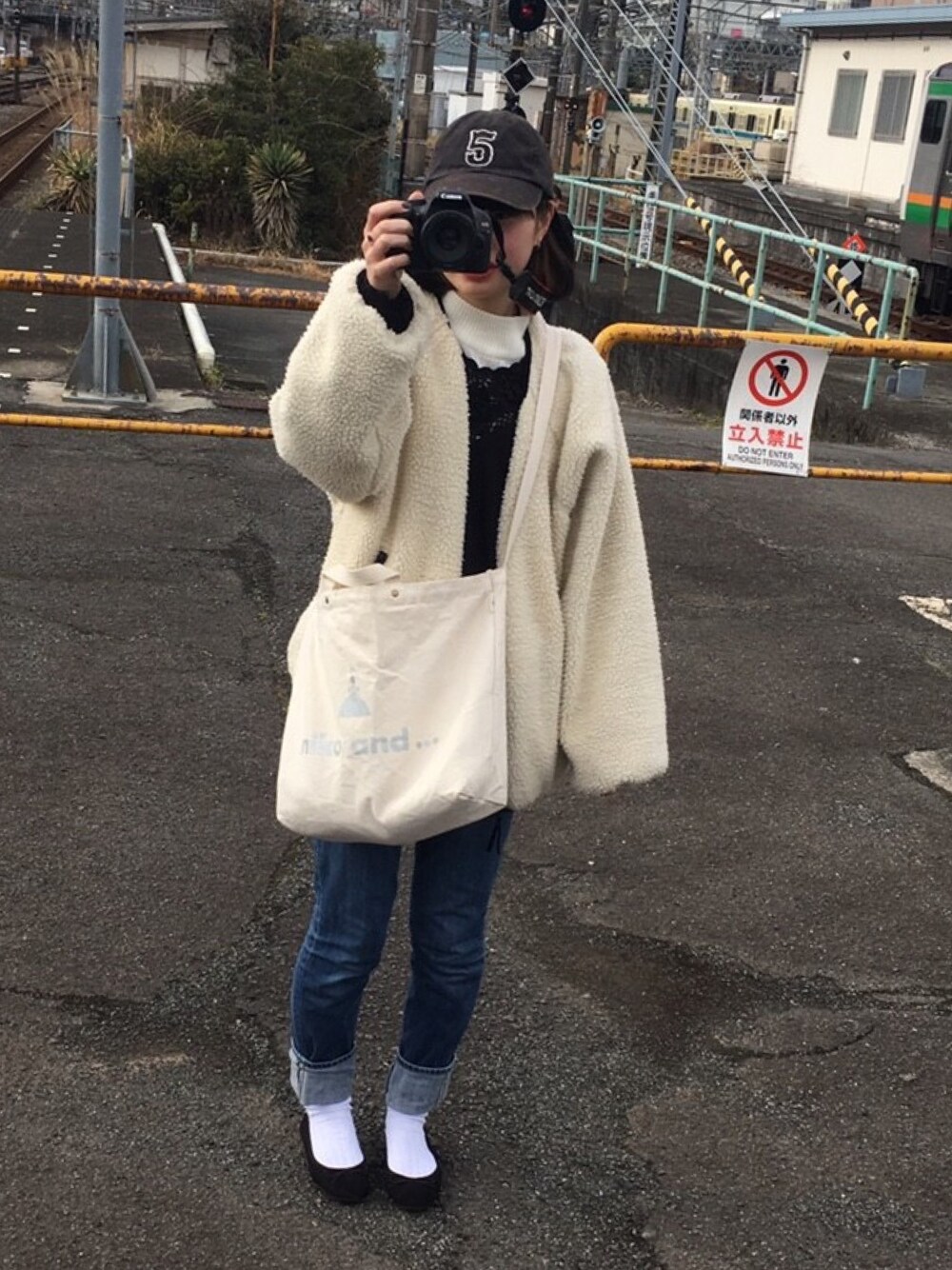 「ootd、Kastane、niko and ...、GU」｜「Kastaneのリバーシブルボアブルゾン（ブルゾン、ホワイト系）」を使った、ゆんさん（レディース・160cm）の秋コーディネートの1枚目の写真