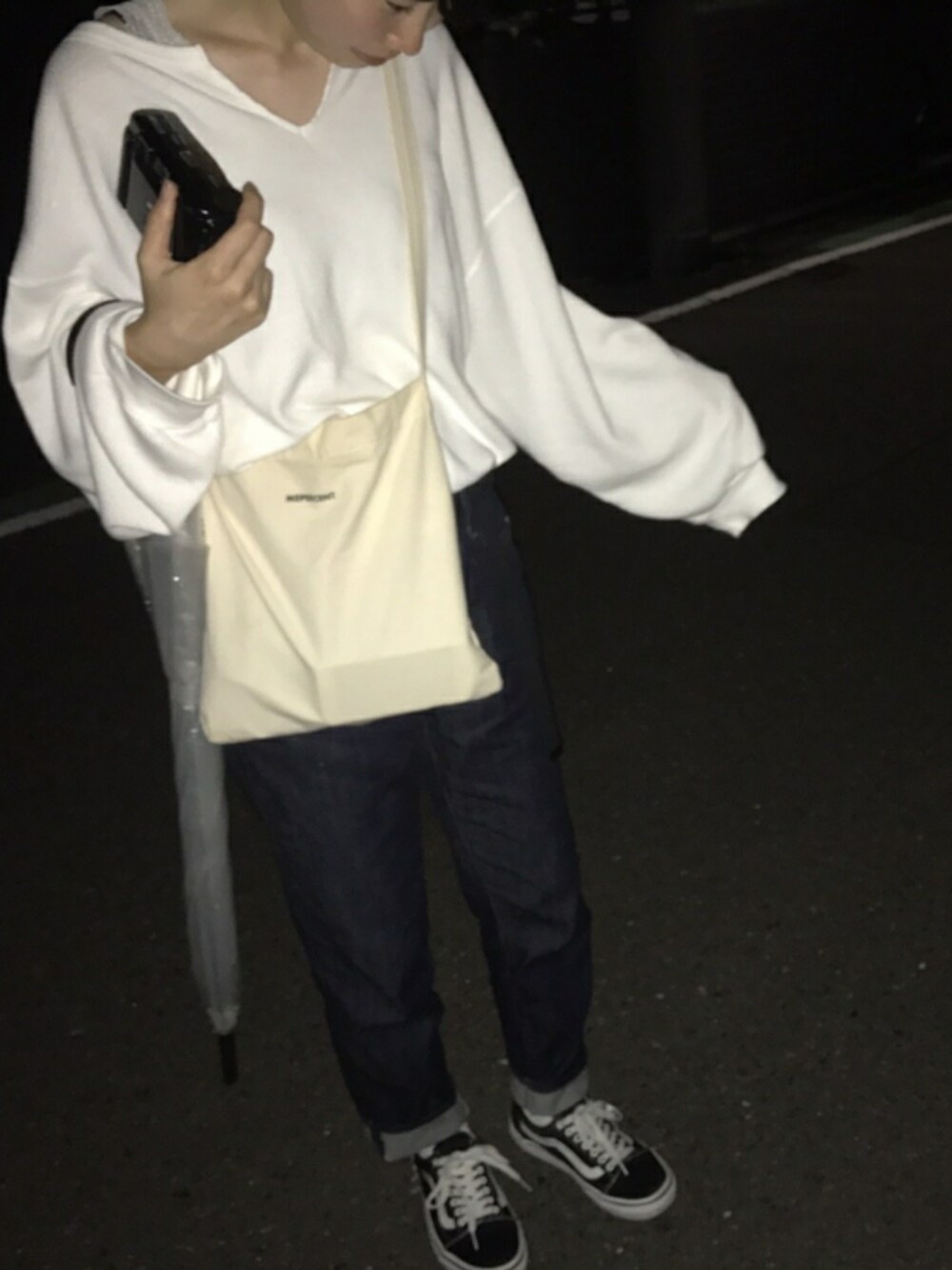 「Kastane、UNIQLO、ootd、VANS」｜「Kastaneのスーパールーズサーマルプルオーバー（Tシャツ/カットソー、ホワイト系）」を使った、ゆんさん（レディース・160cm）の秋コーディネートの1枚目の写真
