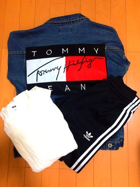 「TOMMY HILFIGER（トミーヒルフィガー）のアイテム（デニムジャケット）」を使った、たけのこの里さん（メンズ・172cm）の冬コーディネート