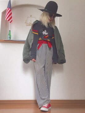 「ストライプパンツ」｜「アイテム（ミリタリージャケット）」を使った、machiさん（レディース・156cm）の春コーディネート