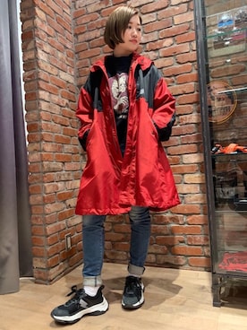 「アイテム（ミリタリージャケット、レッド系）」を使った、mariko.tさん（レディース・161cm）の冬コーディネート