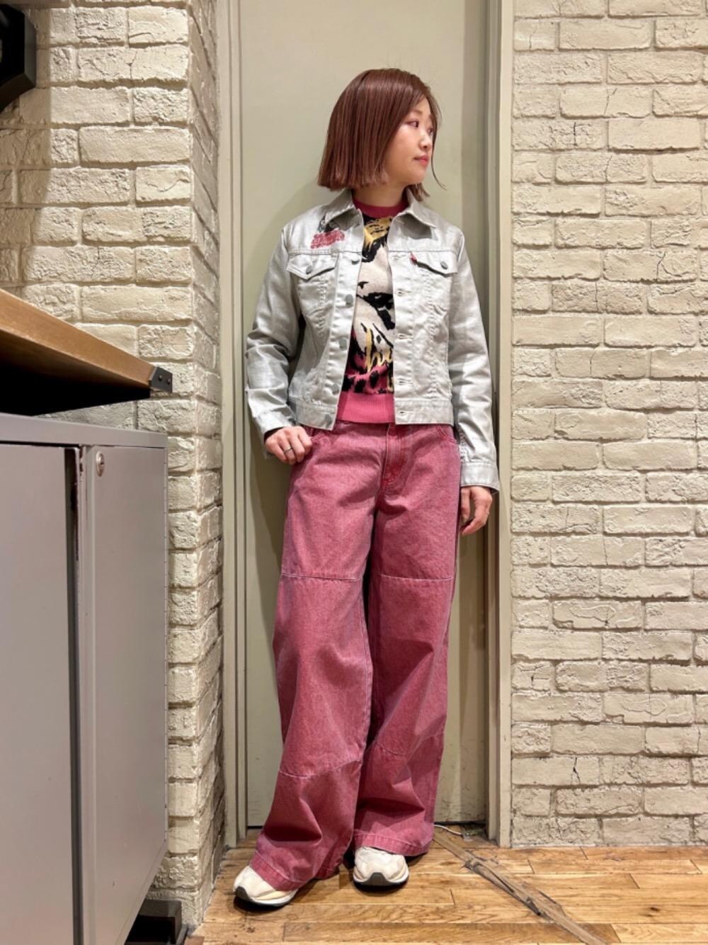 「春こーで、あめかじ、ワイドパンツ 、にっと」｜「HYSTERIC GLAMOURのVIXEN GIRL シルバーデニムジャケット（ブルゾン、シルバー系）」を使った、mariko.tさん（レディース・161cm）の春コーディネートの1枚目の写真