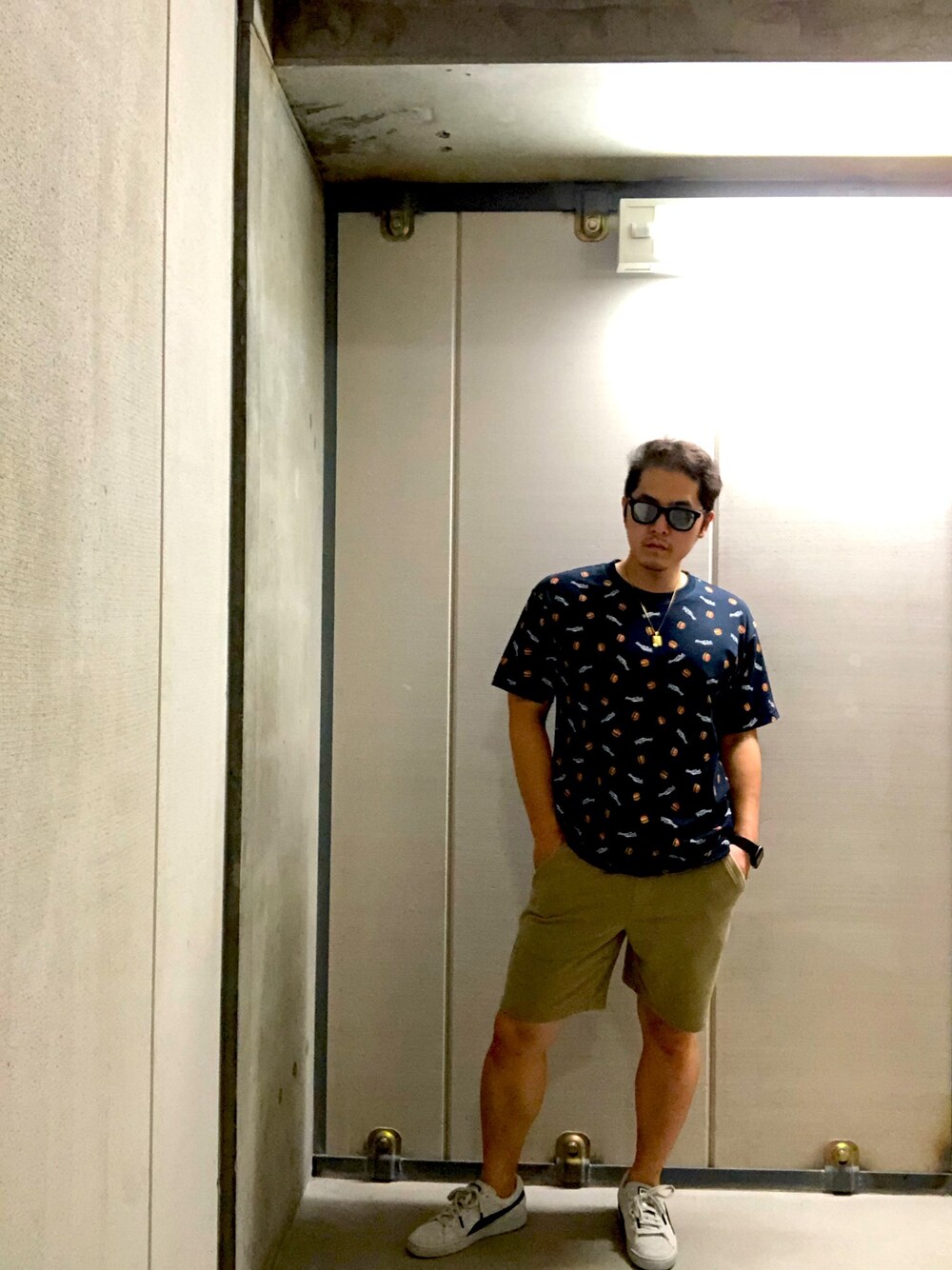 「夏、ラフ、プチプラコーデ、GU、スニーカー、スニーカーコーデ、低身長、シンプルコーデ、総柄、夏コーデ」｜「ANTI SOCIAL SOCIAL CLUBのアイテム（ネックレス、ゴールド系）」を使った、keisukeさん（メンズ・168cm）の夏コーディネートの1枚目の写真