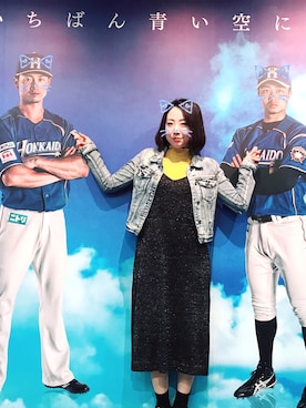「ラメニット」｜「アイテム（デニムジャケット）」を使った、選手会長さん（レディース・157cm）の春コーディネート