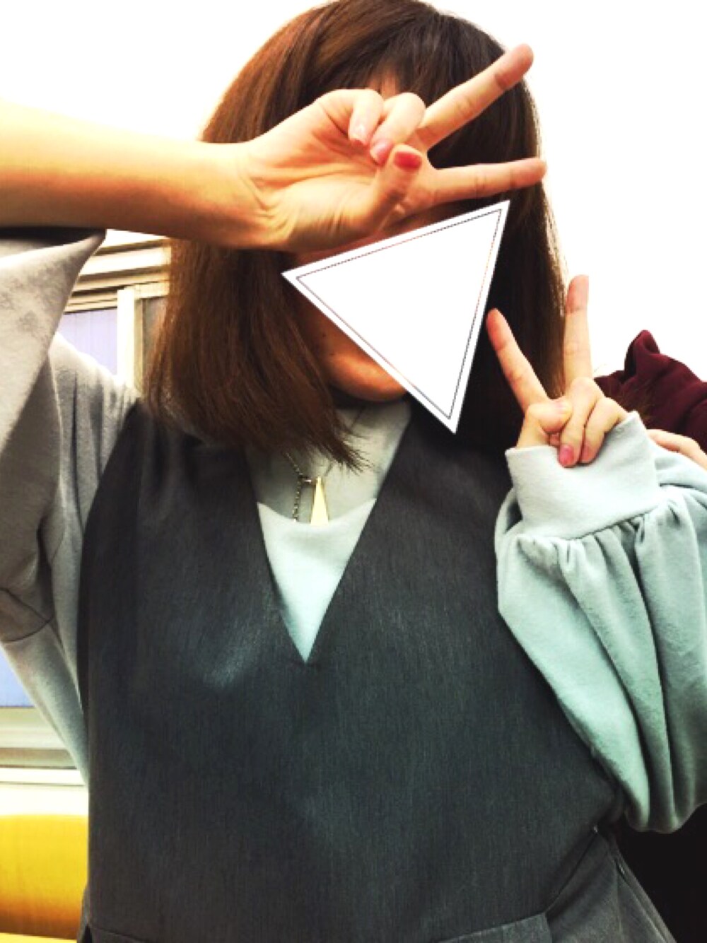 「KBF、ジャンパースカート、w closet」｜「KBFのKBF BIGプリーツジャンパースカート（ジャンパースカート、グレー系）」を使った、yurさん（レディース・157cm）の冬コーディネートの1枚目の写真