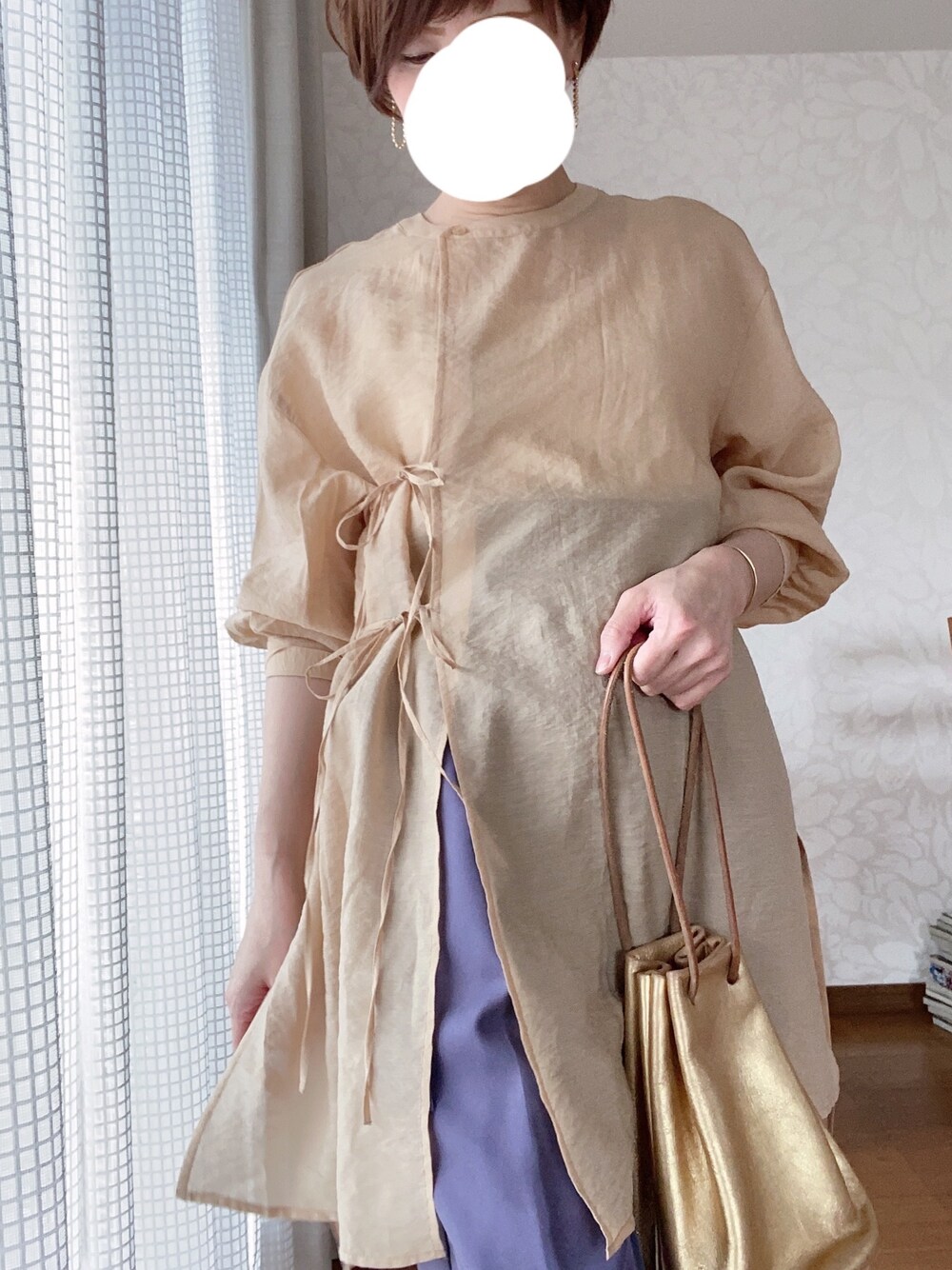 「LOWRYS FARMのアイテム（シャツ/ブラウス、ベージュ系）」を使った、zさん（レディース・154cm）の春コーディネートの1枚目の写真