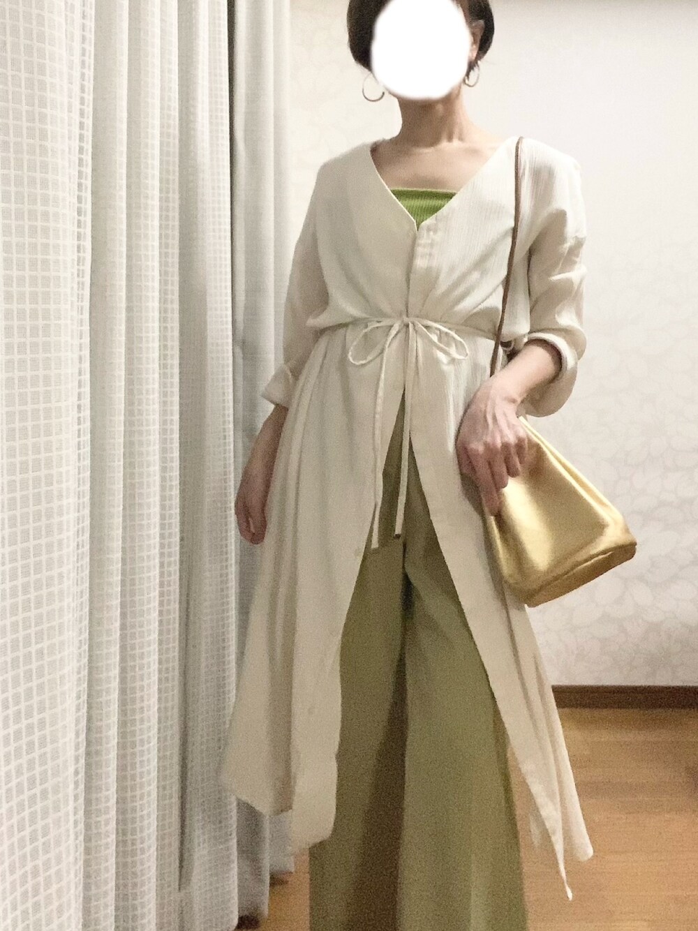 「CIAOPANICのアイテム（カーディガン/ボレロ、ホワイト系）」を使った、zさん（レディース・154cm）の春コーディネートの1枚目の写真