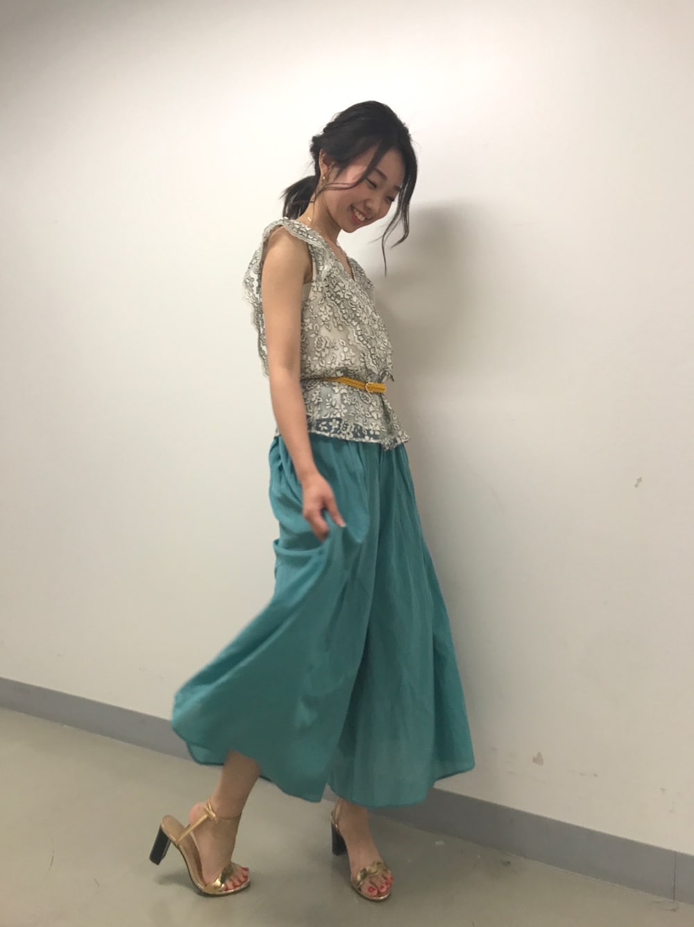 「ブラウス、夏、レース、パンツスタイル、夏コーデ、JILLSTUART、ジルスチュアート」｜「JILL STUARTのパティレースブラウス（シャツ/ブラウス、ホワイト系）」を使った、mamiさん（レディース・152cm）の春コーディネートの1枚目の写真