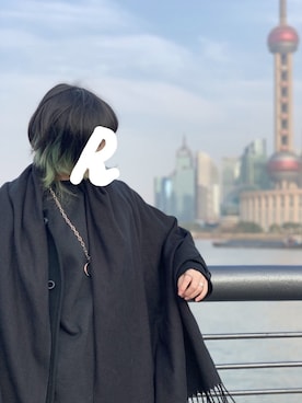 「オールブラック」｜「アイテム（ダッフルコート）」を使った、りすたさん（レディース・156cm）の秋コーディネート