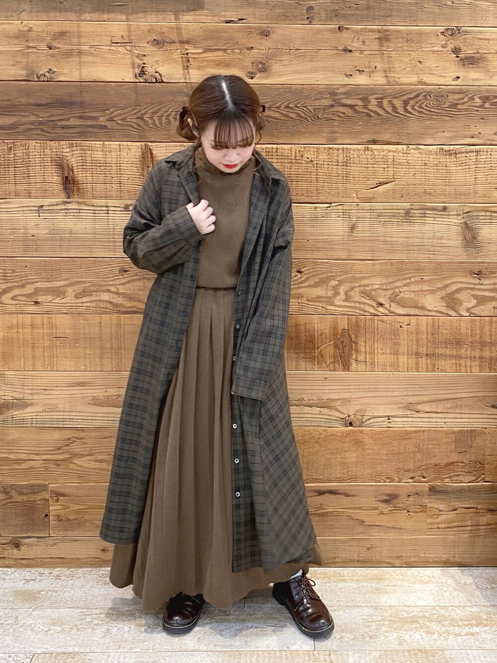 「秋冬コーデ、オトナカジュアル、ワンピース、ootd、低身長、チェック、セットアップ、タートルネック、ブラウンコーデ、ニットスカート」｜「PUAL CE CINの【Du noir】チェックフレアワンピース（シャツワンピース、ブラウン系）」を使った、yukaさん（レディース・153cm）の秋コーディネートの1枚目の写真