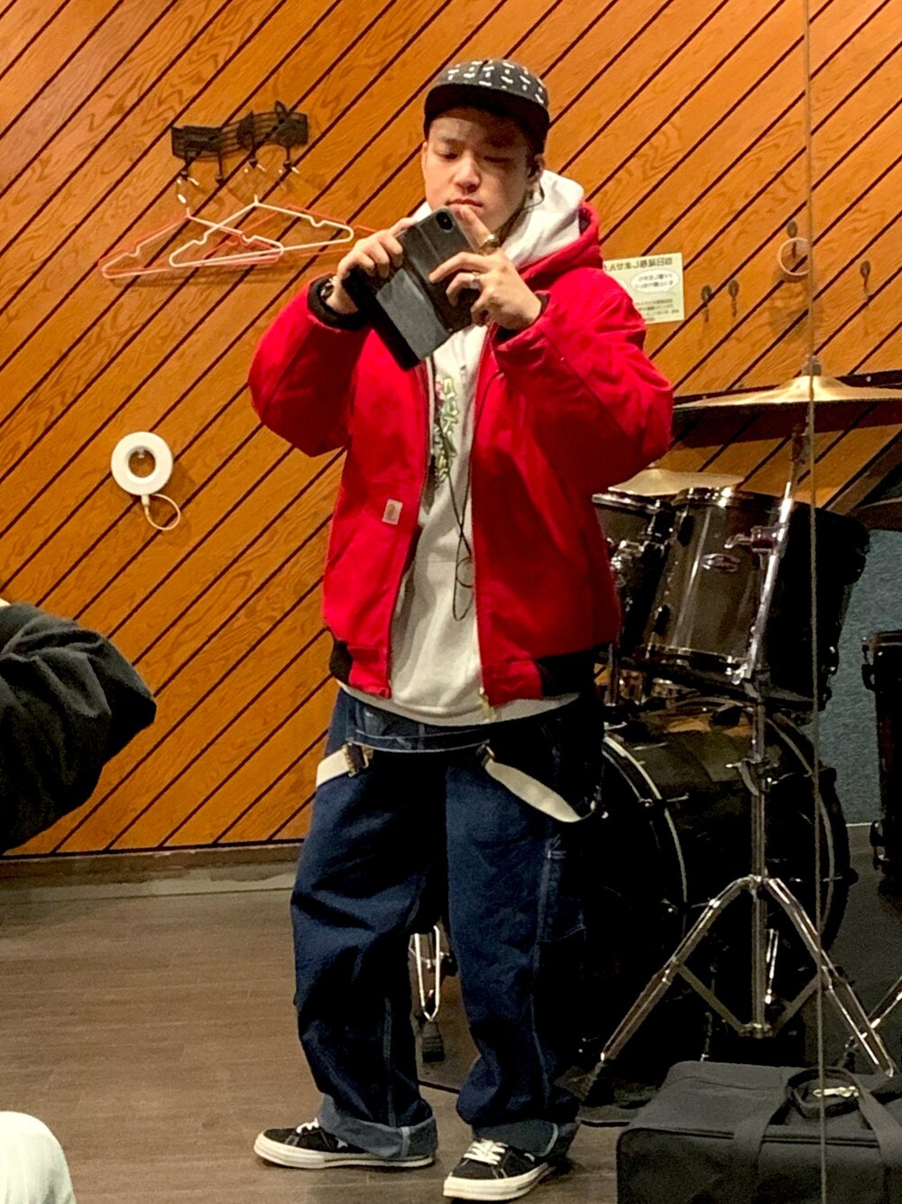 「ストリート、ストリート服が好き、冬、winter」｜「STUSSYのアイテム（パーカー、グレー系）」を使った、YUGA.Hさん（メンズ・170cm）の秋コーディネートの1枚目の写真