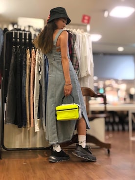 「Guess（ゲス）のアイテム」を使った、Yさん（レディース・164cm）の夏コーディネート