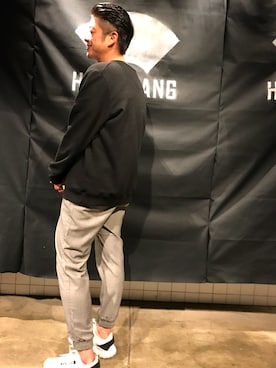 「THE ART OF SCRIBBLEのアイテム（スウェット、ブラック系）」を使った、IRISMさん（176cm）の冬コーディネート