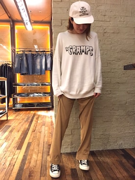 「白キャップ」｜「アイテム（スウェット）」を使った、girikoさん（レディース・164cm）の春コーディネート