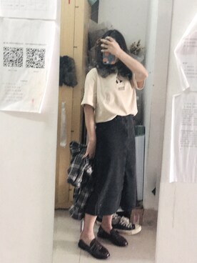 「KANGOL（カンゴール）のアイテム（デニムスカート、グレー系）」を使った、Tianloorさん（レディース）の春コーディネート