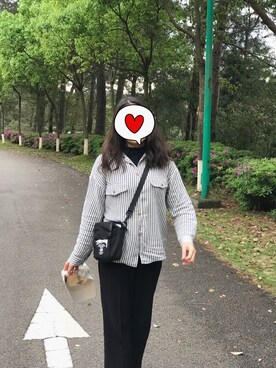 「H&M（エイチ・アンド・エム）のアイテム（シャツ/ブラウス、グレー系）」を使った、Tianloorさん（レディース）の春コーディネート