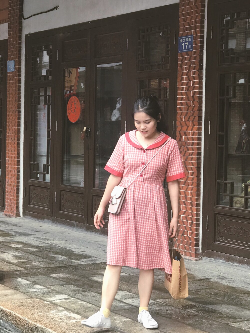 「夏、ootd、棉麻」｜「CONVERSEのアイテム（シューズ、ホワイト系）」を使った、Tianloorさん（レディース・153cm）の夏コーディネートの1枚目の写真