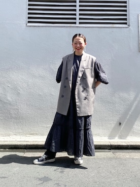 「ベスト×ワンピース」｜「アイテム（アクセサリー）」を使った、ほみさん（レディース・155cm）の春コーディネート