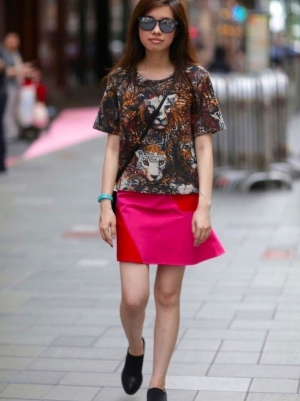 「ootd、夏、赤、streetstyle、street、outfit、red」｜「miu miuのアイテム（バッグ、ブラック系）」を使った、litt1emyさん（レディース・159cm）の冬コーディネートの1枚目の写真