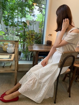 「GU（ジーユー）のアイテム（スカート、ホワイト系）」を使った、しらすさん（レディース・160cm）の秋コーディネート