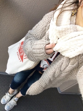 「Ungrid（アングリッド）のインディゴフレイドヘムストスリ（デニムパンツ）」を使った、長谷千沙さん（レディース・158cm）の冬コーディネート