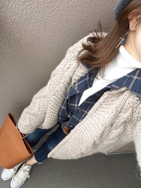 「Ungrid（アングリッド）のインディゴフレイドヘムストスリ（デニムパンツ）」を使った、長谷千沙さん（レディース・158cm）の冬コーディネート