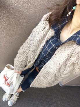 「Ungrid（アングリッド）のインディゴフレイドヘムストスリ（デニムパンツ）」を使った、長谷千沙さん（レディース・158cm）の冬コーディネート