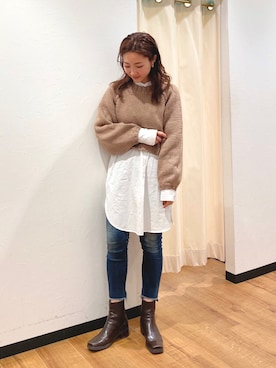 「Ungrid（アングリッド）のインディゴフレイドヘムストスリ（デニムパンツ）」を使った、長谷千沙さん（レディース・159cm）の秋コーディネート