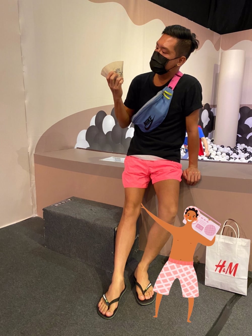 「UNIQLOのアイテム（Tシャツ/カットソー、ブラック系）」を使った、colorさん（メンズ・167cm）の春コーディネートの1枚目の写真