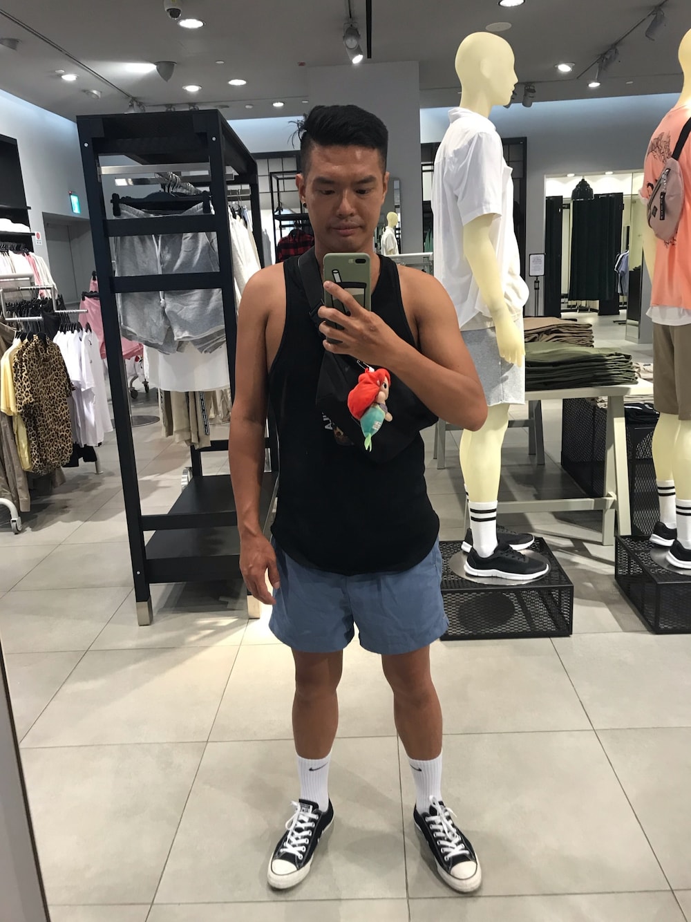 「H&Mのアイテム（水着、ブルー系）」を使った、colorさん（メンズ・167cm）の夏コーディネートの1枚目の写真