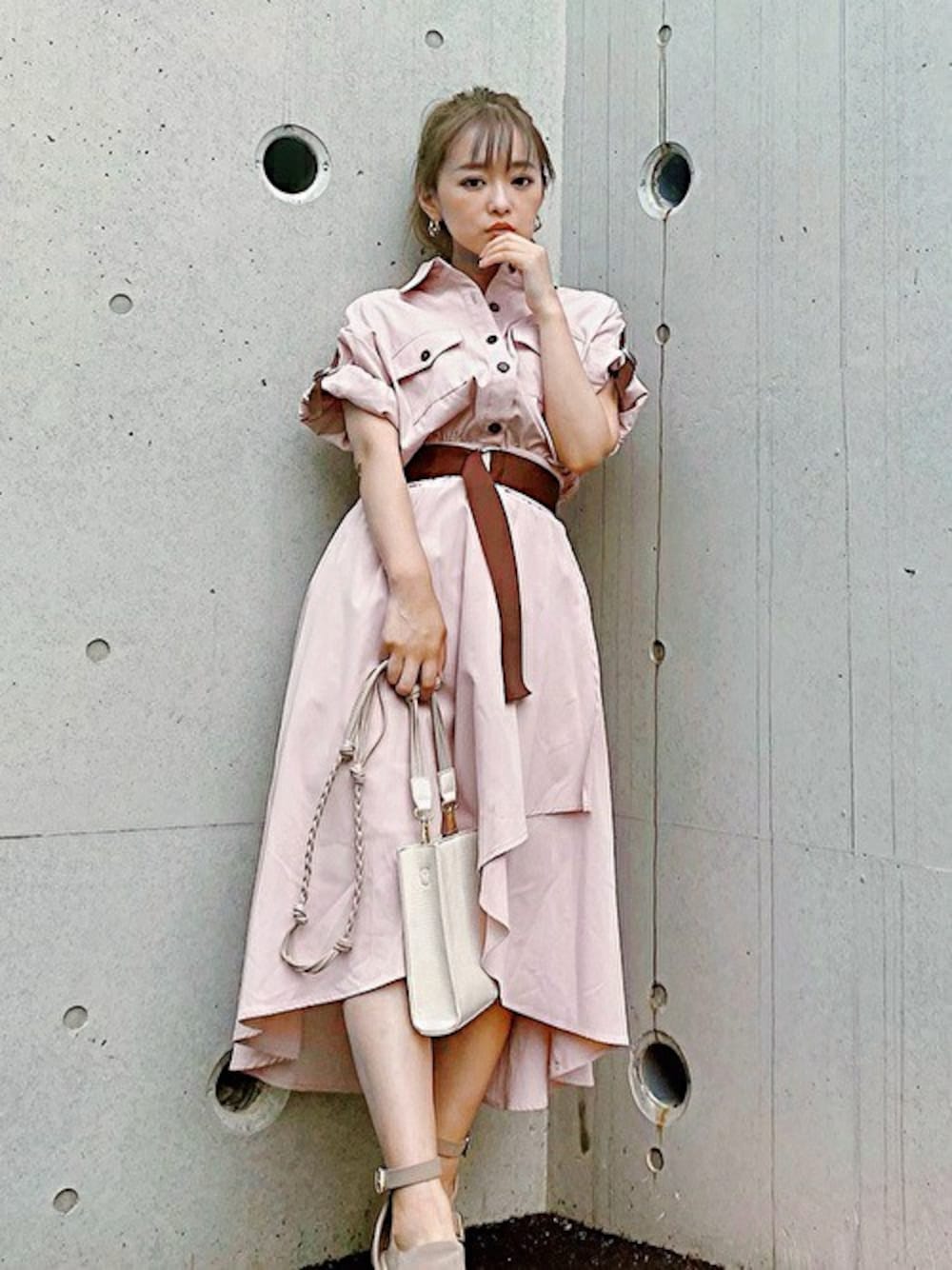 「ワンピース、カジュアル、ピンク、ワントーンコーデ、シャツワンピ、きれいめカジュアル、低身長、セシルマクビー、CECIL McBEE、おチビコーデ」｜「CECIL McBEEの配色テープシャツワンピース（ワンピース、ピンク系）」を使った、cecilmcbee_staffさん（レディース・146cm）の春コーディネートの1枚目の写真