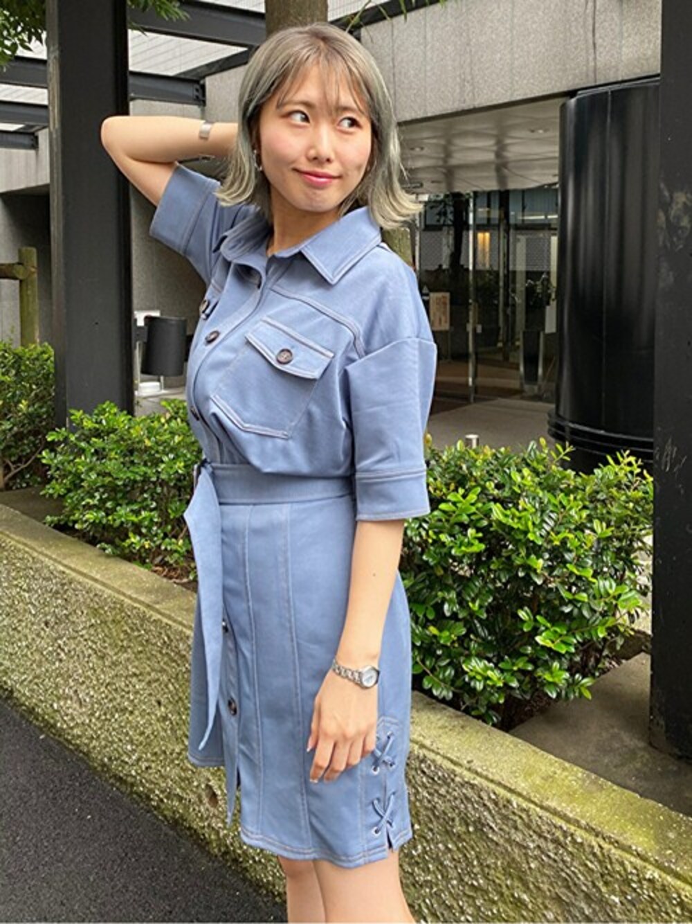 「ワンピース、デート、休日スタイル、セシルマクビー、カジュアルコーデ、ミニワンピ、CECIL McBEE、タイトワンピース」｜「CECIL McBEEのサイドスピンドルミニワンピース（ワンピース、ブラック系）」を使った、cecilmcbee_staffさん（レディース・155cm）の夏コーディネートの1枚目の写真