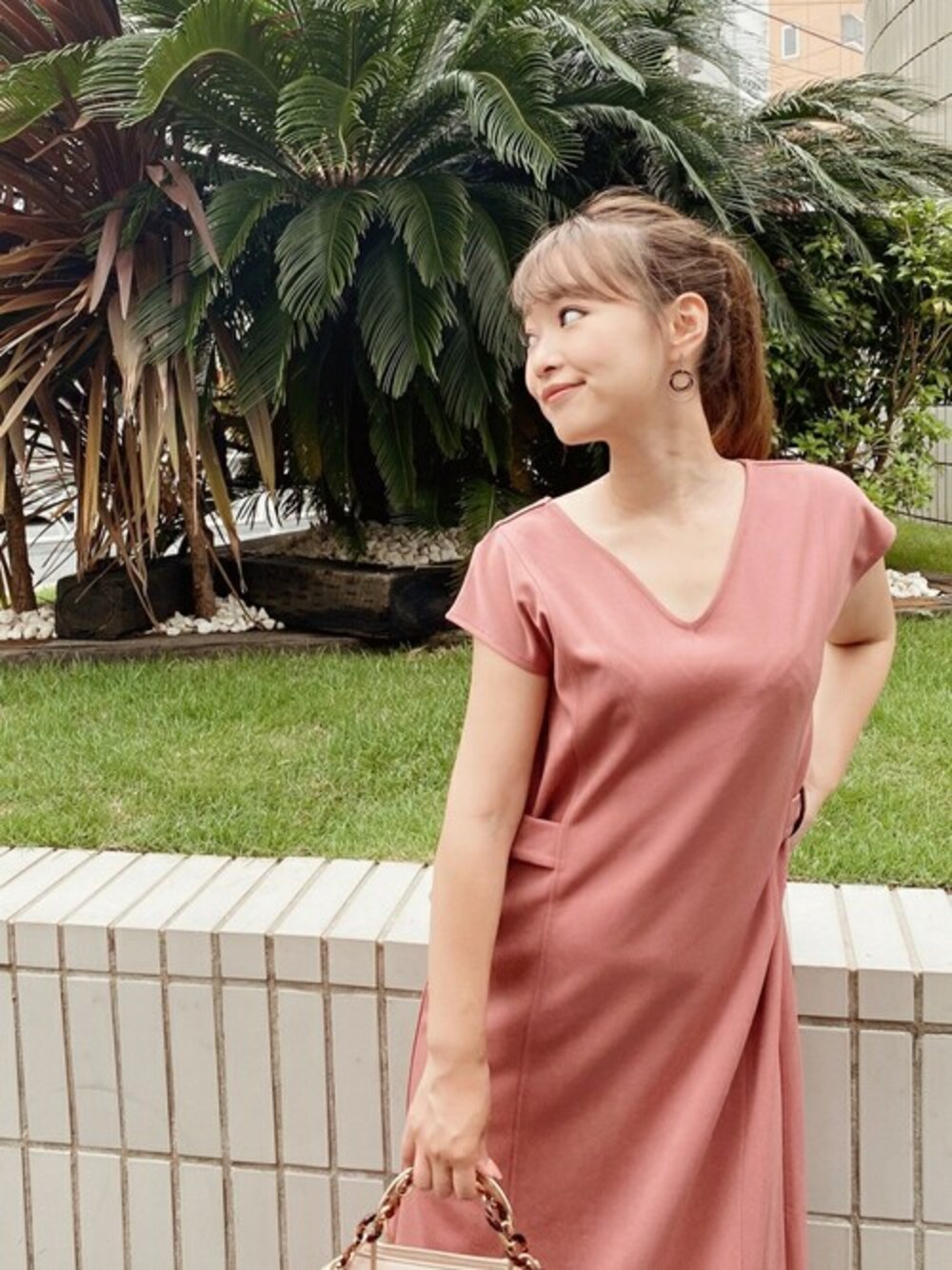 「休日スタイル、ラフスタイル、ロングワンピース、低身長、セシルマクビー、カジュアルコーデ、低身長コーデ、CECIL McBEE、カットワンピース、フレンチスリーブ」｜「CECIL McBEEのフレンチスリーブロングワンピース（ワンピース、ブラック系）」を使った、cecilmcbee_staffさん（レディース・146cm）の夏コーディネートの1枚目の写真