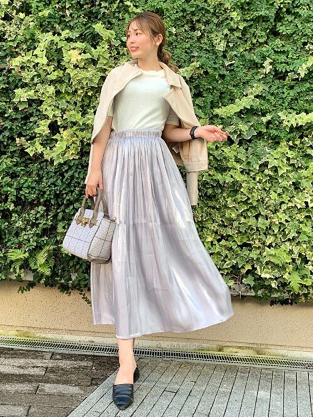 「ライダース、ライダースジャケット、休日スタイル、セシルマクビー、カジュアルコーデ、CECIL McBEE、大人かわいい、ライダースコーデ」｜「CECIL McBEEの「チョーカー風カットソー」（Tシャツ/カットソー、ブラック系）」を使った、cecilmcbee_staffさん（レディース・156cm）の秋コーディネートの1枚目の写真