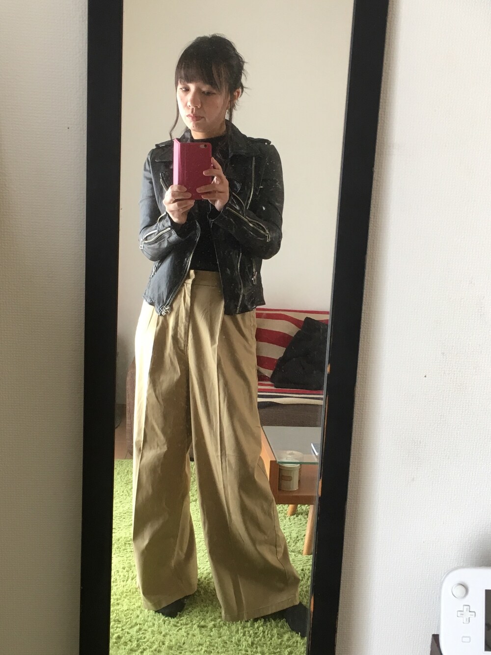 「niko and...のアイテム（その他パンツ、ベージュ系）」を使った、MEGUさん（レディース・165cm）の冬コーディネートの1枚目の写真