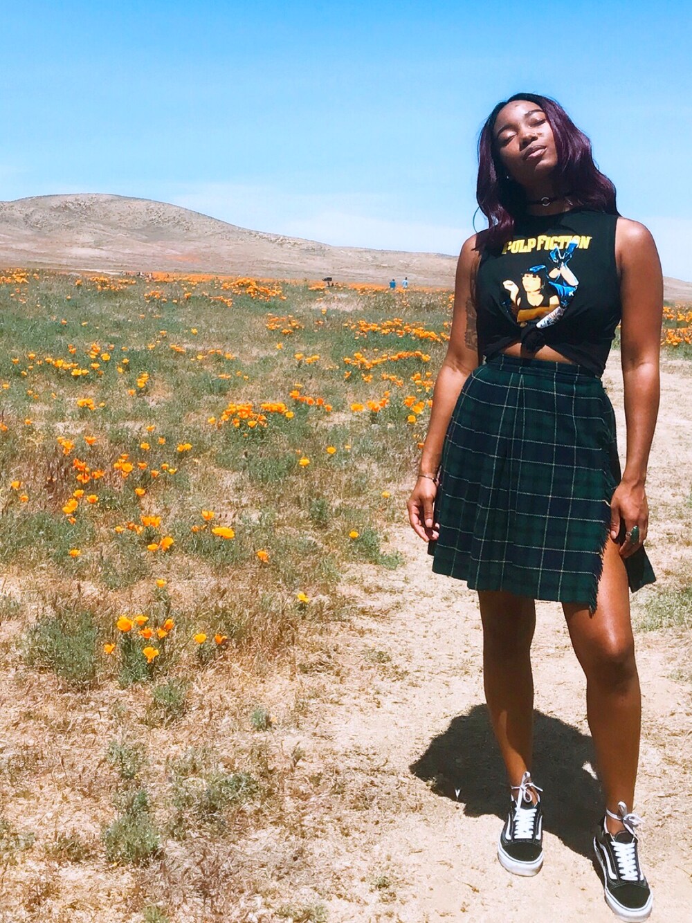 「thrift、Pulp Fiction、FOREVER 21、VANS、schoolgirl、california、hot、springtime、Poppy Lovers、comfychic」｜「thriftedのアイテム（スカート、グリーン系）」を使った、Briさん（レディース・175cm）の春コーディネートの1枚目の写真