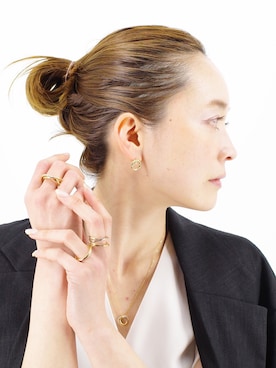 「アイテム（ピアス（片耳用））」を使った、ISOLATION JEWELRYさん（レディース・159cm）の春コーディネート