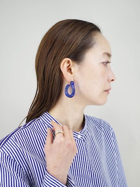 「ブルー x ホワイト」｜「アイテム（アクセサリー）」を使った、ISOLATION JEWELRYさん（レディース・159cm）の冬コーディネート