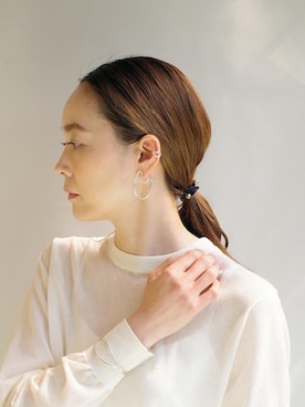 「アイテム（イヤーカフ）」を使った、ISOLATION JEWELRYさん（レディース・159cm）の春コーディネート