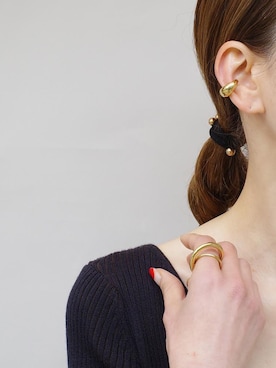 「アイテム（イヤーカフ）」を使った、ISOLATION JEWELRYさん（レディース・159cm）の春コーディネート