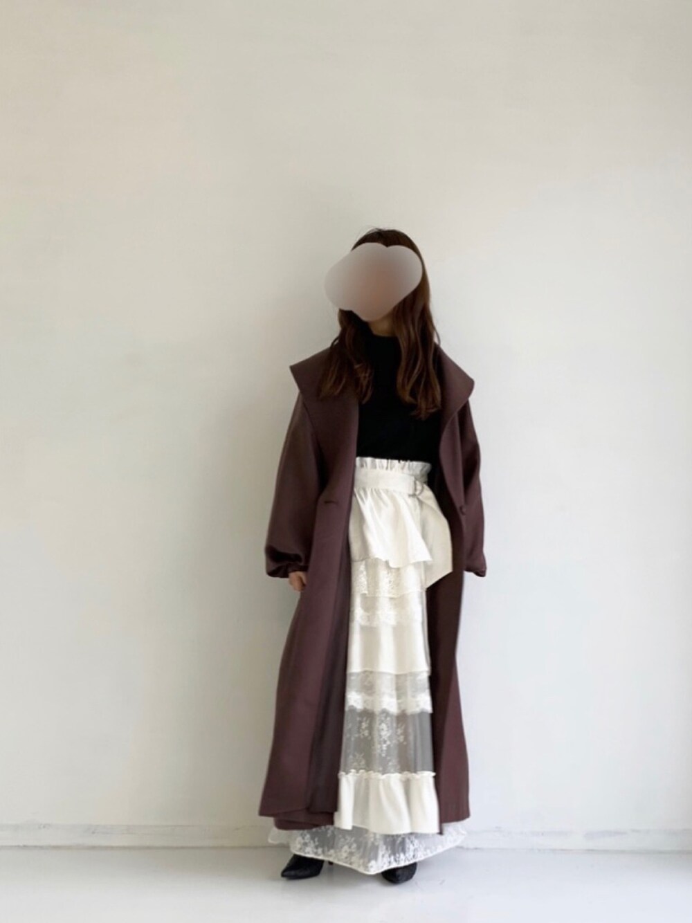 「大人甘カジ、コート、アウター、大人女子、vintage、labelleetude、ラベルエチュード、ママコーデ」｜「LA BELLE ETUDEの【LA BELLE ETUDE】ボリューム袖ゆるタートルニット（ニット/セーター、ブラック系）」を使った、めるてぃさん（レディース・153cm）の秋コーディネートの1枚目の写真