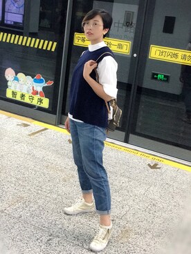 「アイテム（スリッポン、ゴールド系）」を使った、52vcさん（レディース・166cm）の秋コーディネート