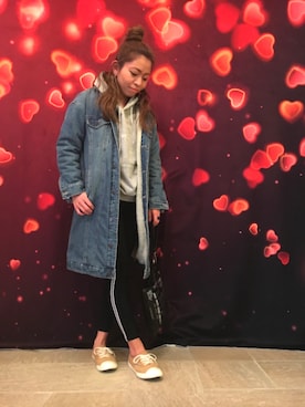 「OZOC（オゾック）のアイテム（デニムジャケット）」を使った、ayachiroさん（レディース・160cm）の春コーディネート