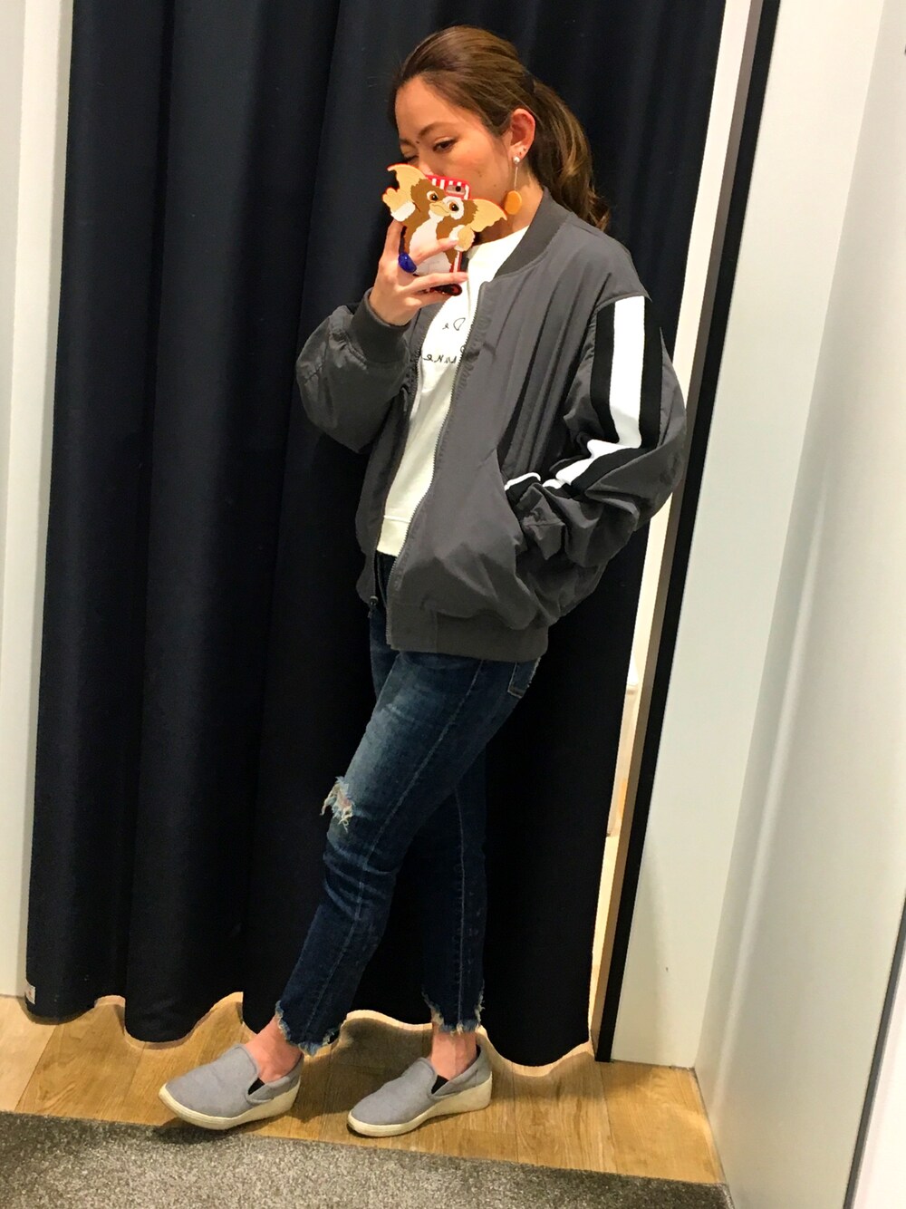 「MOUSSYのSW MA-1（ブルゾン、グレー系）」を使った、ayachiroさん（レディース・160cm）の春コーディネートの1枚目の写真
