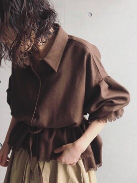 「Ameri（アメリ）のVOLUME SHIRRING SHIRTS（シャツ/ブラウス、ブラウン系）」を使った、hamazi／代官山 Am bestenさん（レディース・152cm）の冬コーディネート