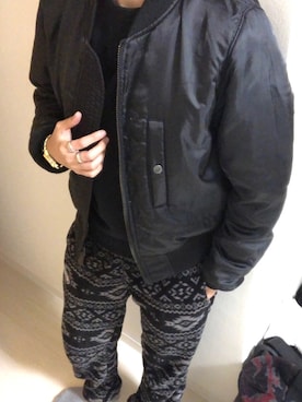 「LGBT」｜「アイテム（MA-1）」を使った、lonewolf- FTXさん（レディース・161cm）の冬コーディネート