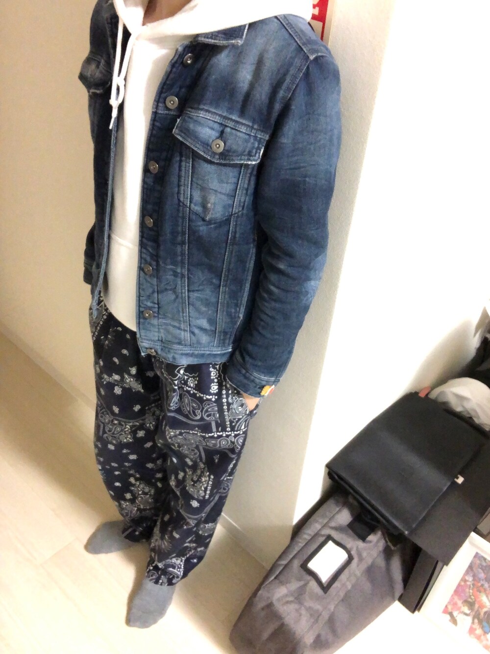 「LGBT、FTX」｜「AZUL by moussyのアイテム（デニムジャケット、ブルー系）」を使った、lonewolf- FTXさん（レディース・161cm）の春コーディネートの1枚目の写真