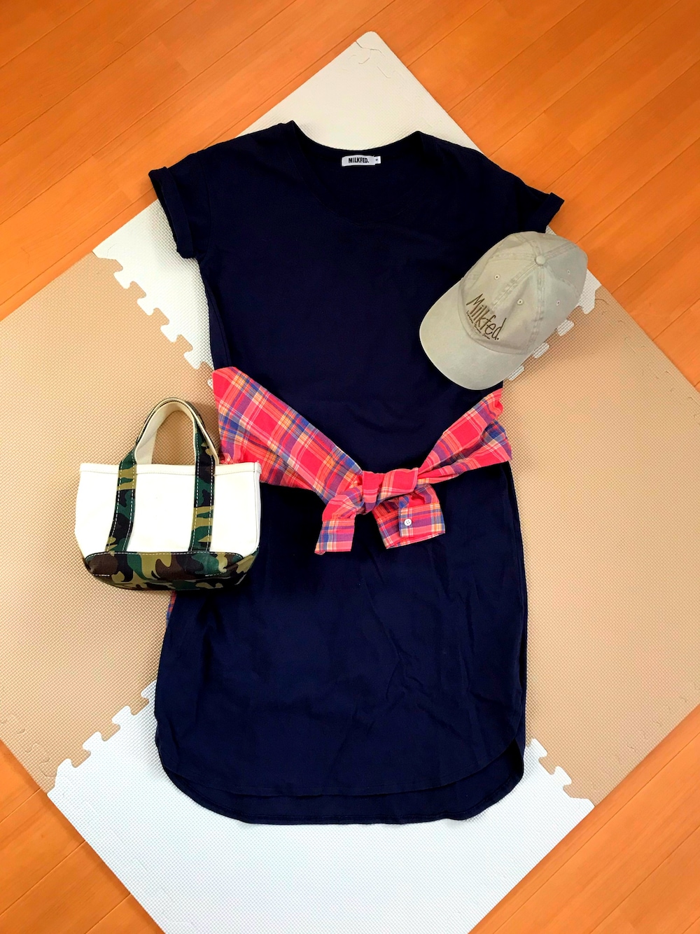「ママコーデ」｜「MILKFED.のV-NECK S/S DRESS（ワンピース、ブルー系）」を使った、Bambiさん（レディース・153cm）の夏コーディネートの1枚目の写真