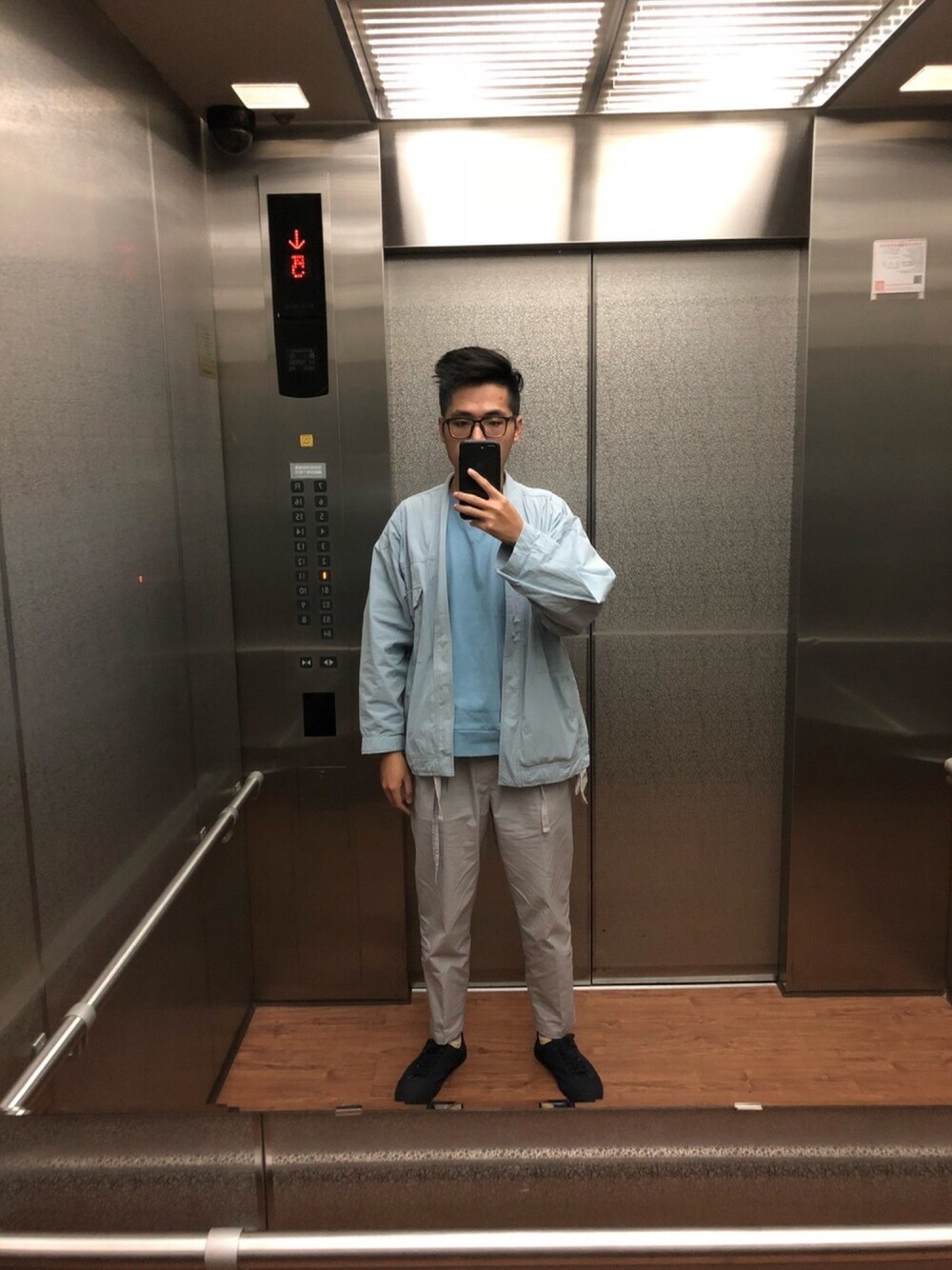 「ootd」｜「URBAN RESEARCH x plain-meのCRV0011（Tシャツ/カットソー、ブルー系）」を使った、謝慶潭 Jim Hsieh さん（メンズ・178cm）の秋コーディネートの1枚目の写真
