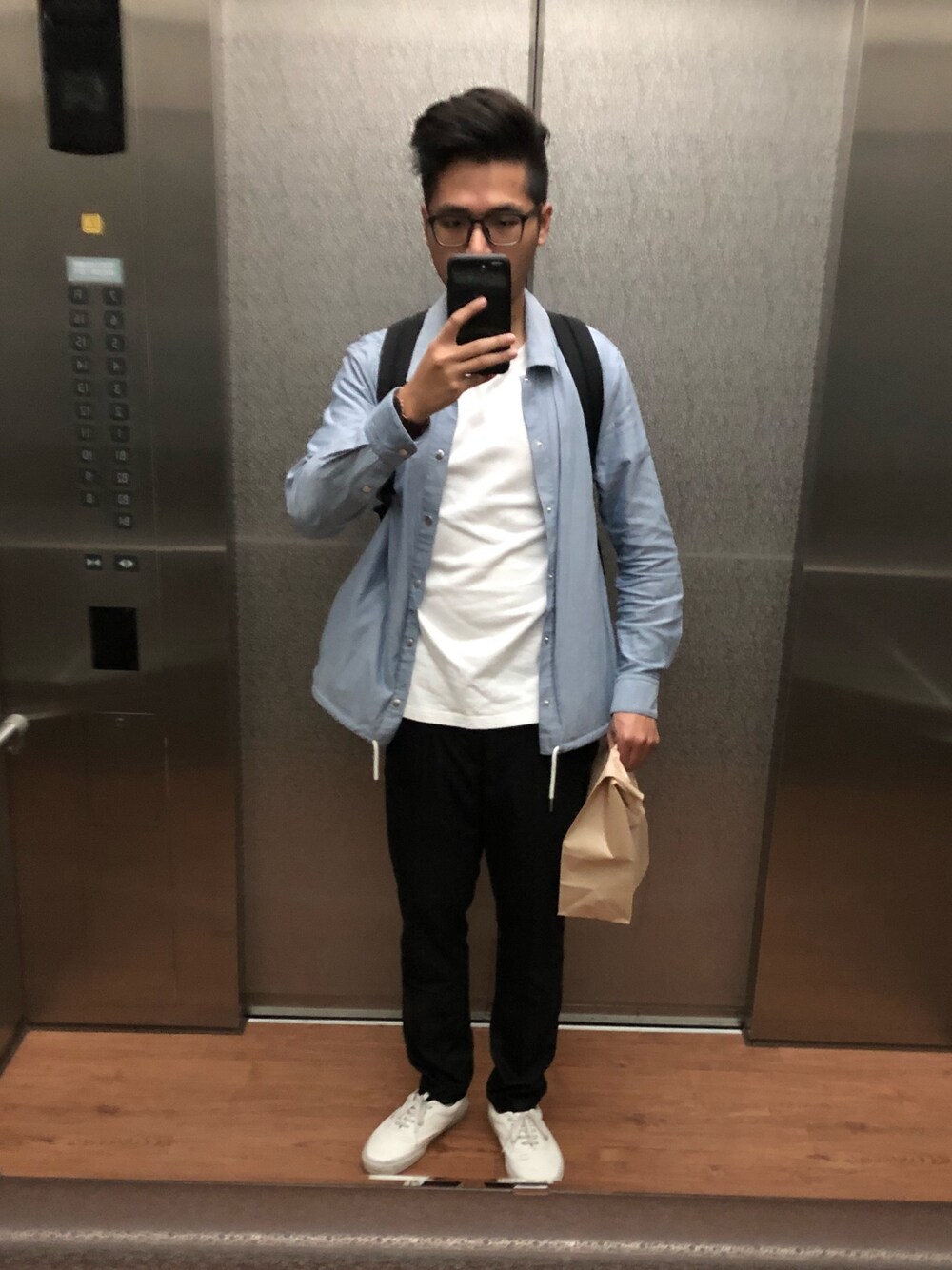 「ootd、tgif」｜「Machismoのアイテム（シャツ/ブラウス、ブルー系）」を使った、謝慶潭 Jim Hsieh さん（メンズ・178cm）の秋コーディネートの1枚目の写真